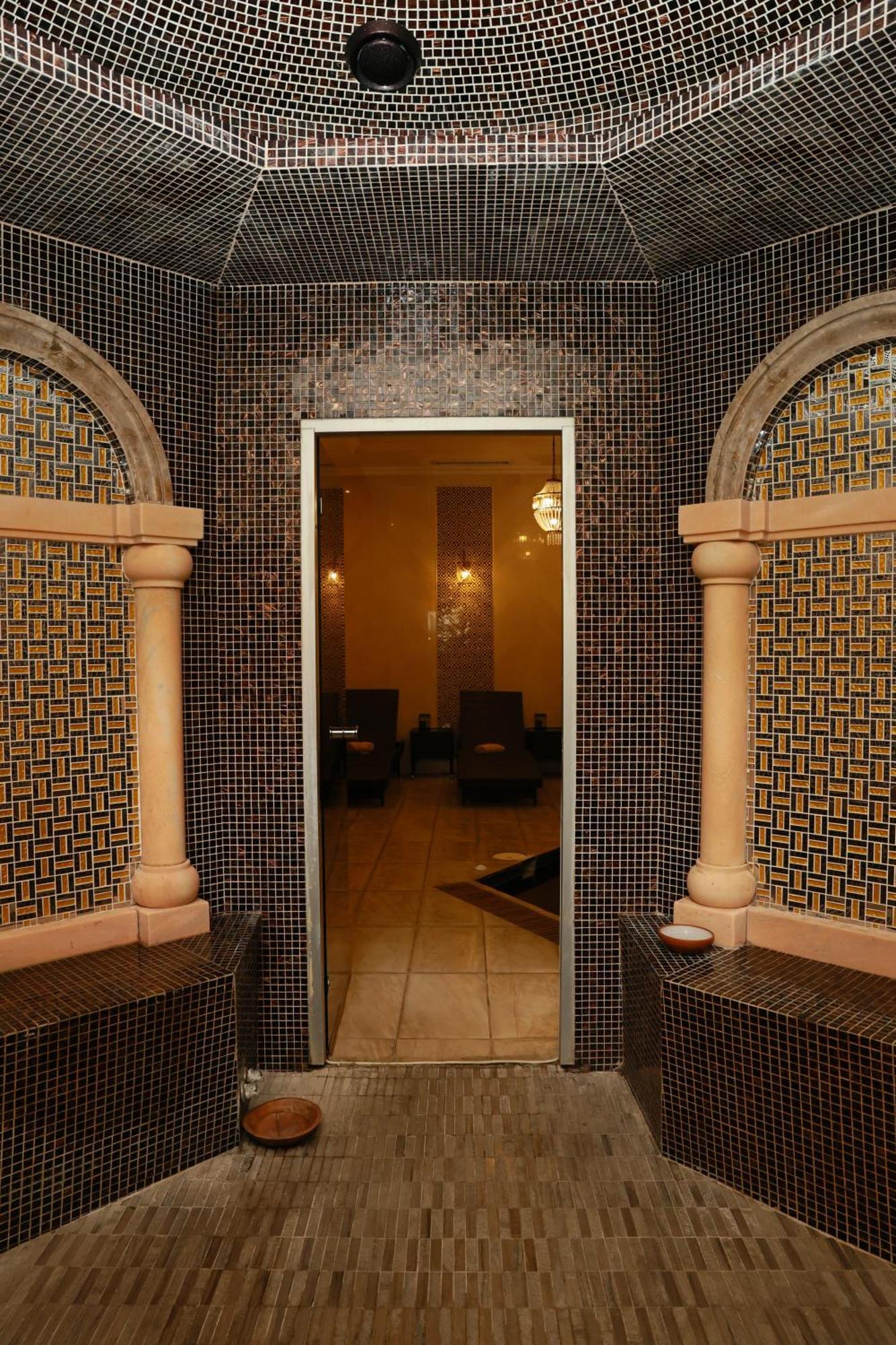 Golden Palace Hotel Erevan Exterior foto